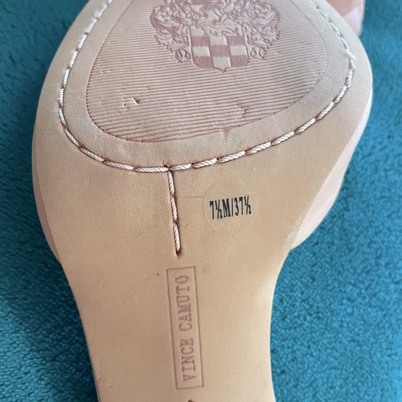 Vince Camuto Kain Pointed Toe Leather Heels - Picture 11 of 12